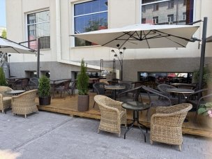 Harat`s pub