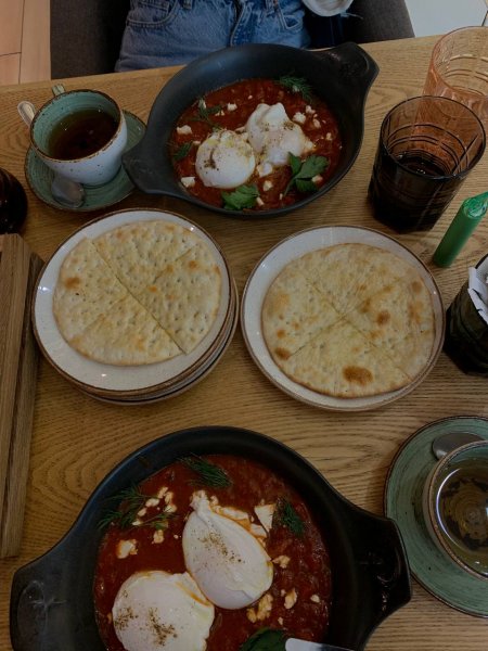 Хумус, масалу, шакшуку и сырный суп – подборка Марии Алениной